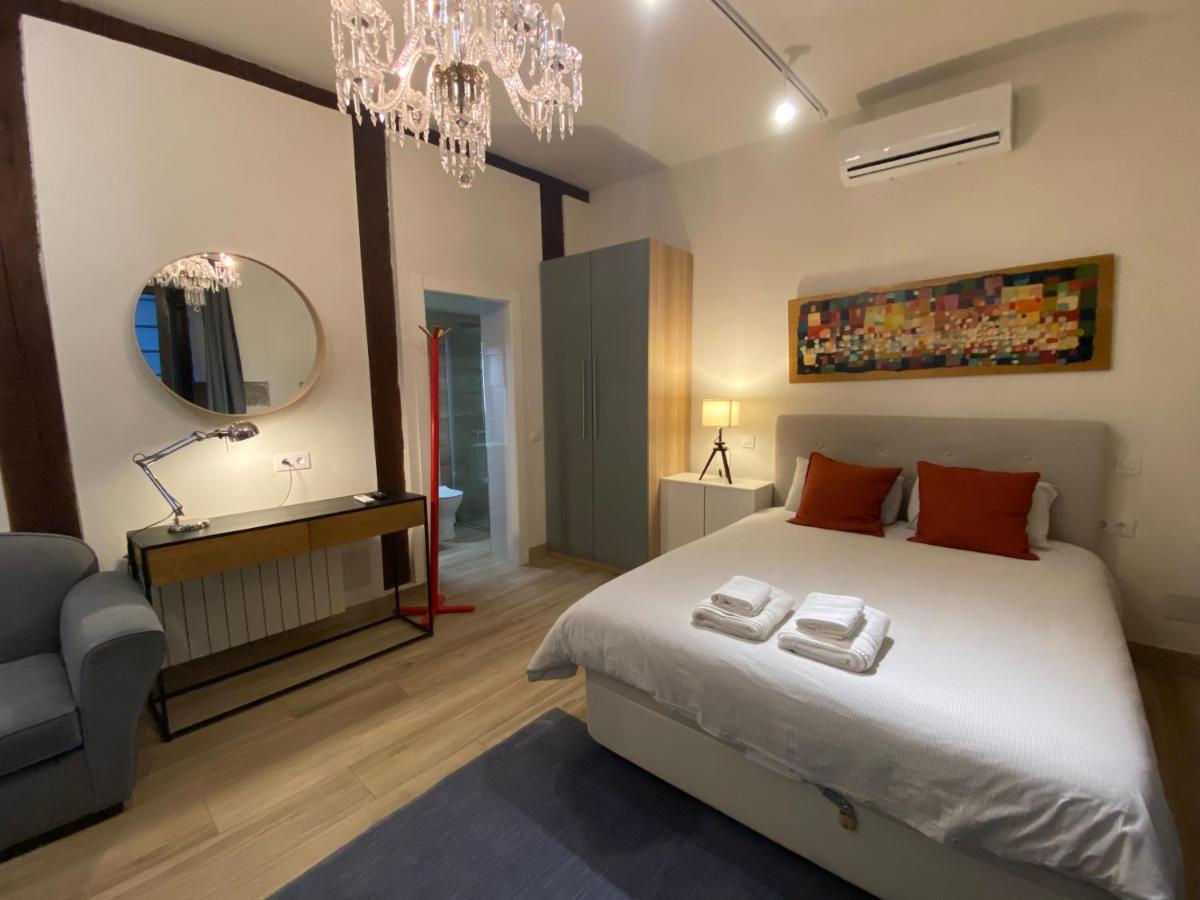 Opera Suites Fidelio , Cozy Studio In The Very Center Of Madrid Esterno foto